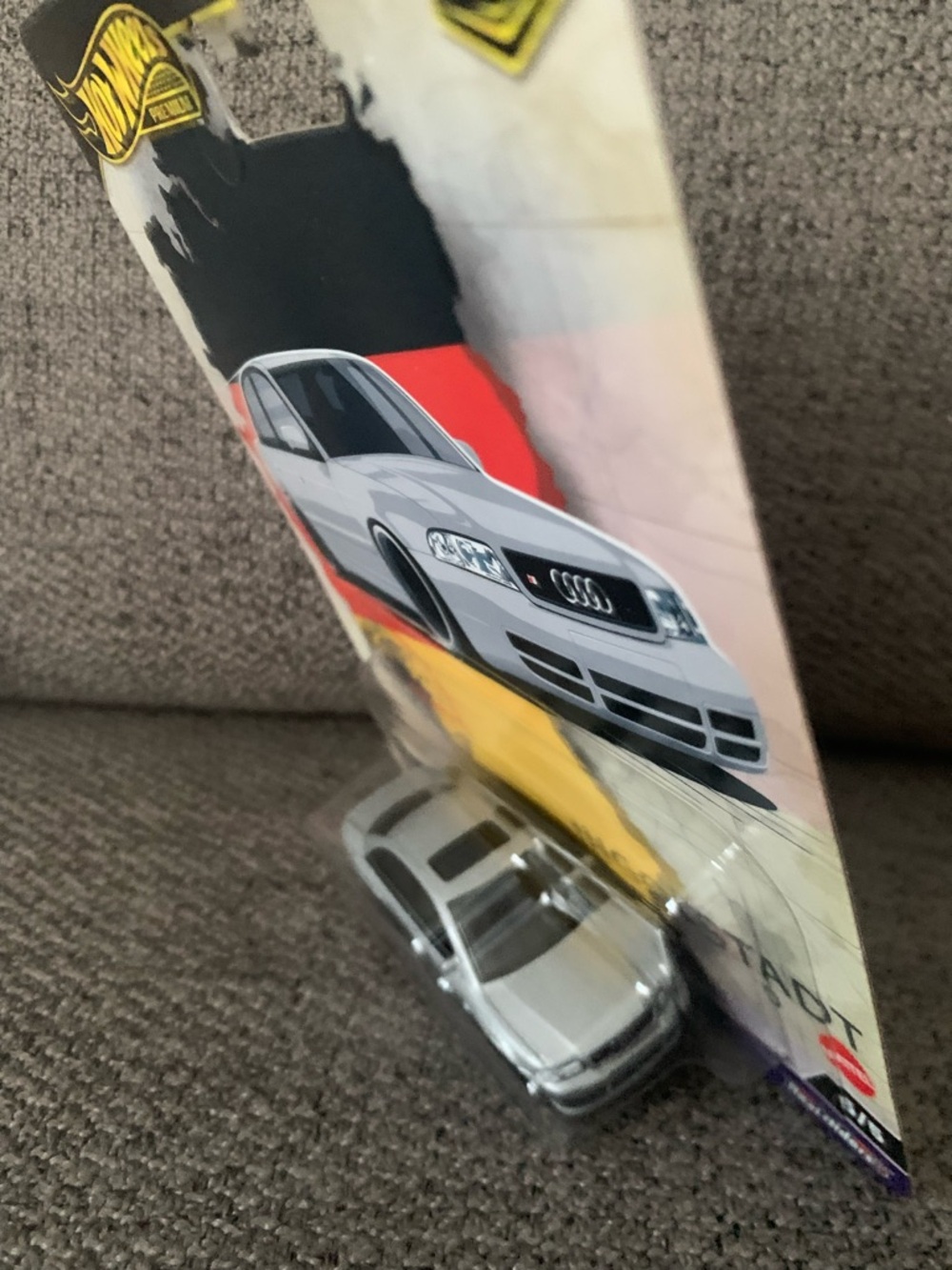 Hot Wheels Premium Audi S4 Quattro - Silver - Car Culture Real Rides - Picture 4 of 11